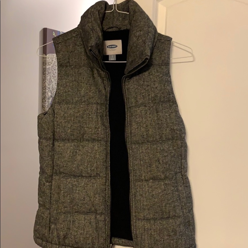 Old navy puffer vest